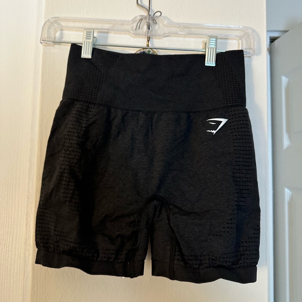 GYMSHARK WOMENS TIGHT SHORTS SIZE S